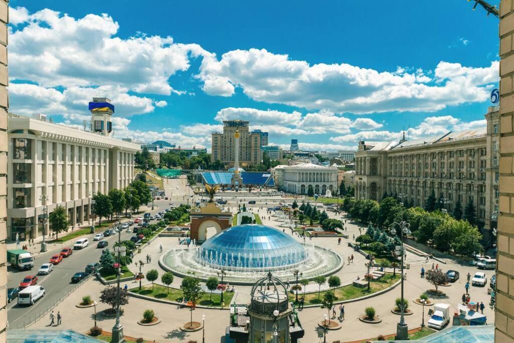 Apartment With View On Inpedendence Square Khreshchatyk Kiev Esterno foto