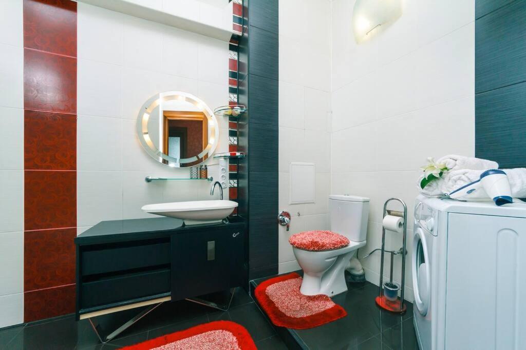 Apartment With View On Inpedendence Square Khreshchatyk Kiev Esterno foto