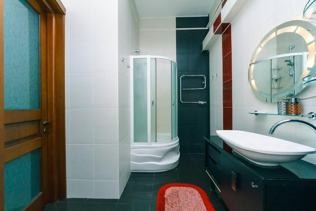 Apartment With View On Inpedendence Square Khreshchatyk Kiev Esterno foto