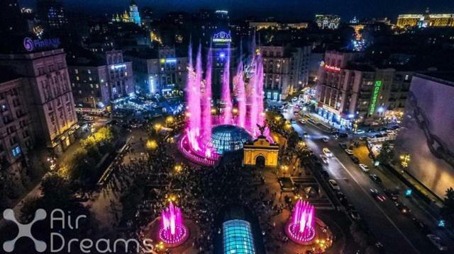 Apartment With View On Inpedendence Square Khreshchatyk Kiev Esterno foto